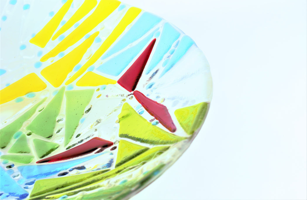 MULTI-COLOURED TRIANGULAR GRAPHIC BOL115